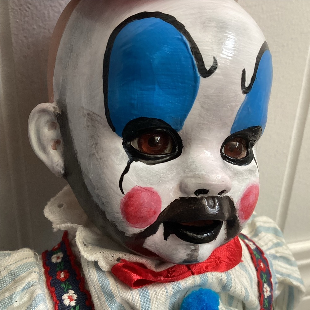 Baby Capt’n Spaulding - Picture 6 of 10